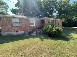 1915 Sweetbriar Ave, Nashville, TN 37212