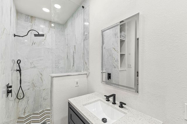 6833 Stone Haven Way, Houston, TX 77085