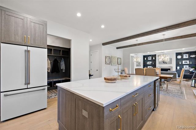 1936 Traceky, Rochester Hills, MI 48306