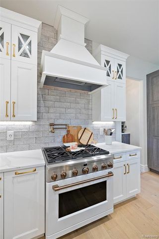 1936 Traceky, Rochester Hills, MI 48306