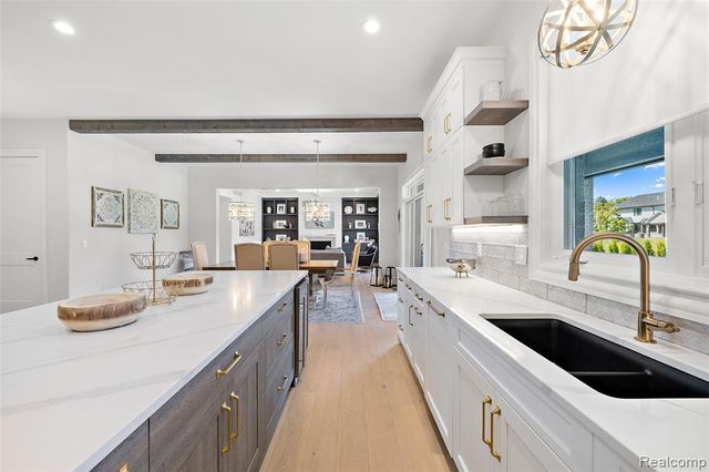 1936 Traceky, Rochester Hills, MI 48306