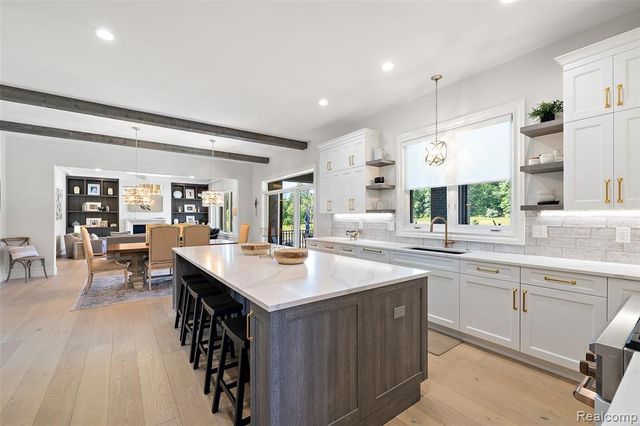 1936 Traceky, Rochester Hills, MI 48306