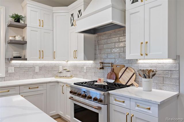 1936 Traceky, Rochester Hills, MI 48306