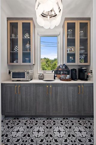 1936 Traceky, Rochester Hills, MI 48306