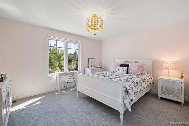 1936 Traceky, Rochester Hills, MI 48306