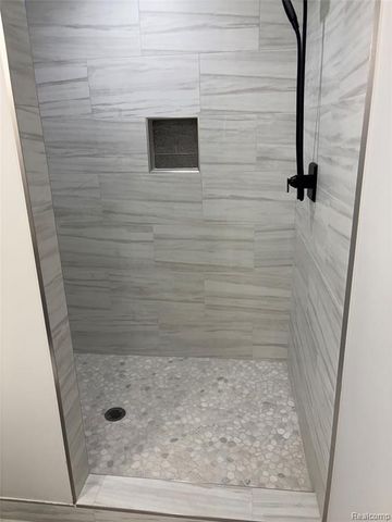 1936 Traceky, Rochester Hills, MI 48306