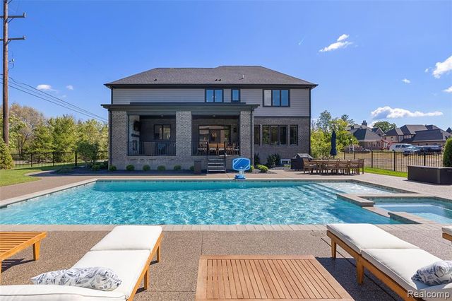 1936 Traceky, Rochester Hills, MI 48306