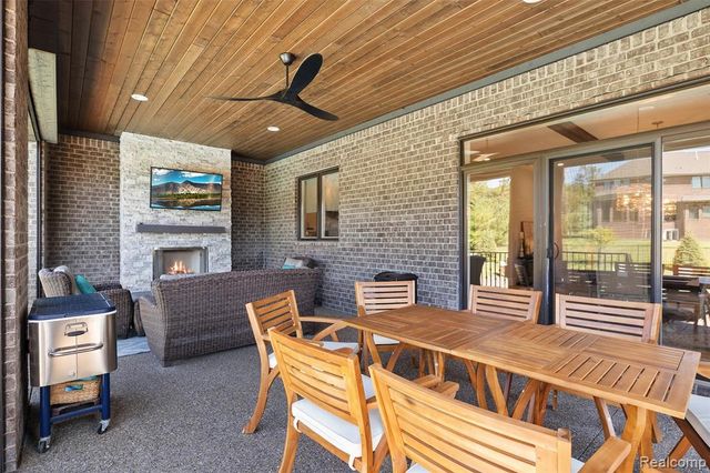 1936 Traceky, Rochester Hills, MI 48306