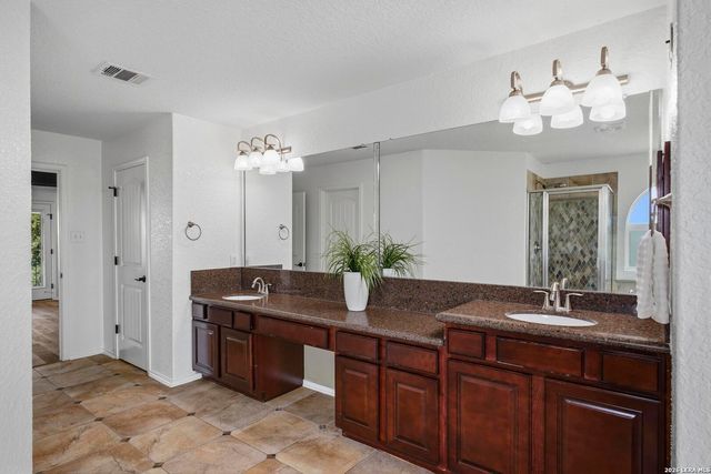 8007 Rustic Chase, Boerne, TX 78015