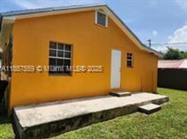 2257 NW 82nd St 1, Miami, FL 33147