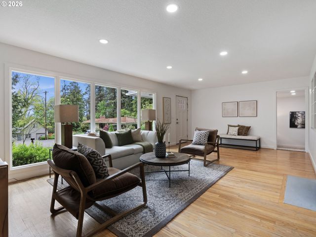 10155 Sw OLD ORCHARD Ln, Portland, OR 97225