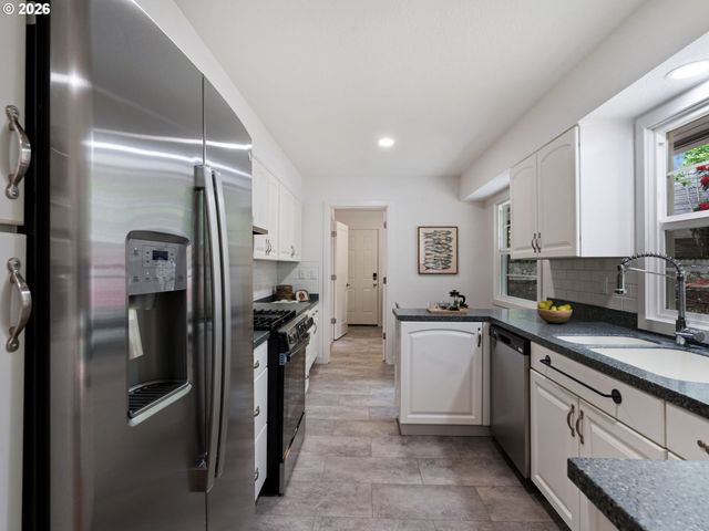 10155 Sw OLD ORCHARD Ln, Portland, OR 97225