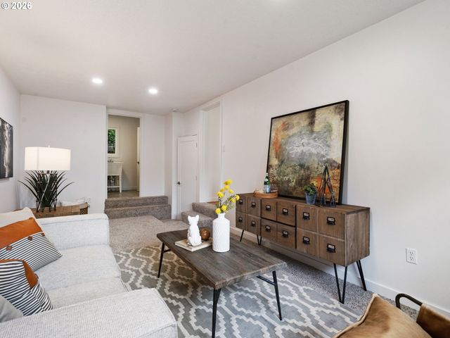 10155 Sw OLD ORCHARD Ln, Portland, OR 97225