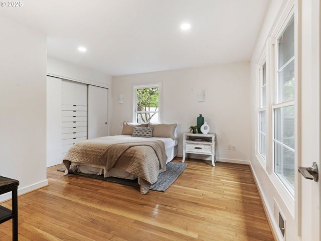 10155 Sw OLD ORCHARD Ln, Portland, OR 97225