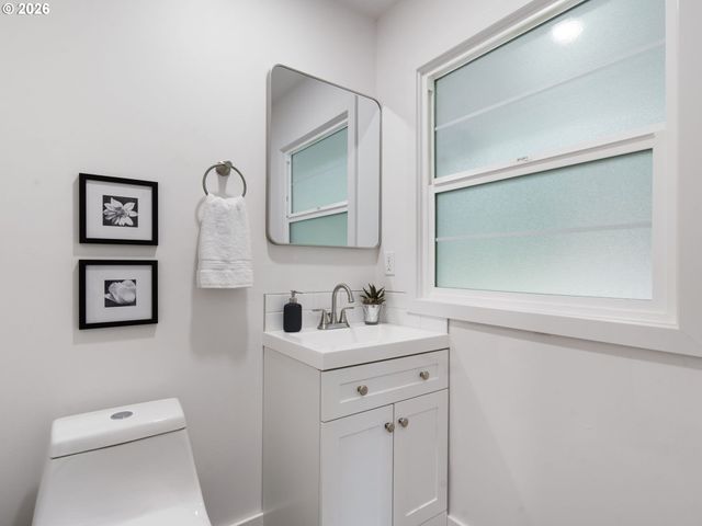 10155 Sw OLD ORCHARD Ln, Portland, OR 97225