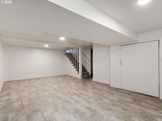 10155 Sw OLD ORCHARD Ln, Portland, OR 97225