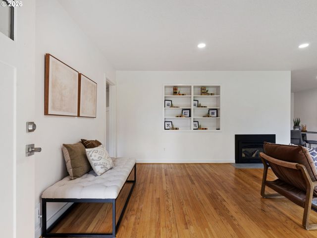 10155 Sw OLD ORCHARD Ln, Portland, OR 97225