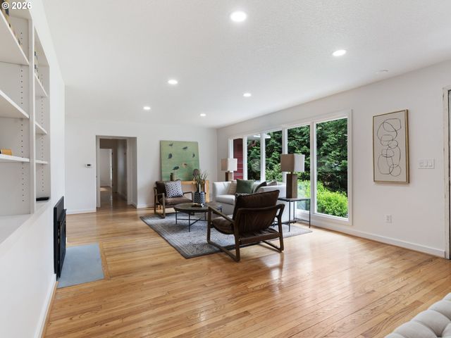 10155 Sw OLD ORCHARD Ln, Portland, OR 97225