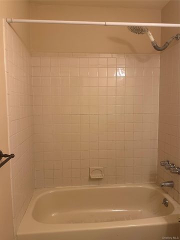 11 Lexington Hill 8, Harriman, NY 10926