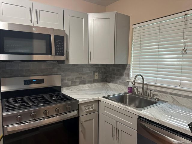 11 Lexington Hill 8, Harriman, NY 10926