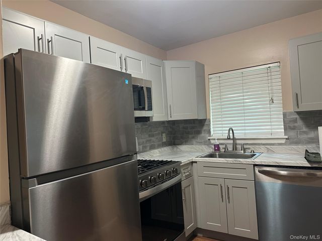 11 Lexington Hill 8, Harriman, NY 10926