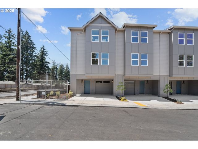 15147 E Burnside St, Portland, OR 97233