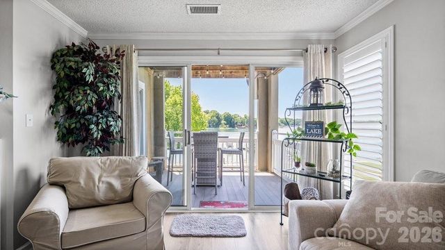 1338 Torrence Circle 29, Davidson, NC 28036