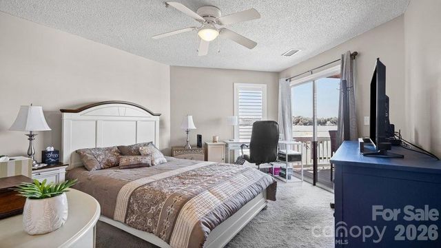 1338 Torrence Circle 29, Davidson, NC 28036