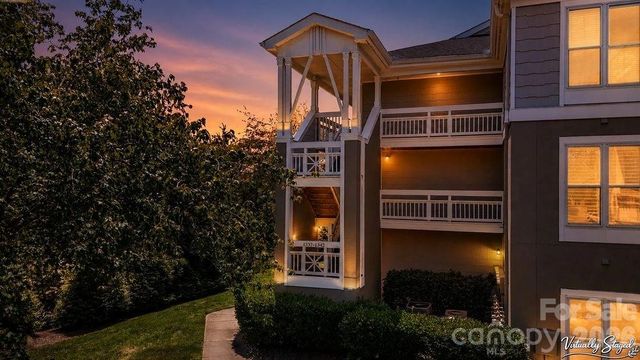 1338 Torrence Circle 29, Davidson, NC 28036