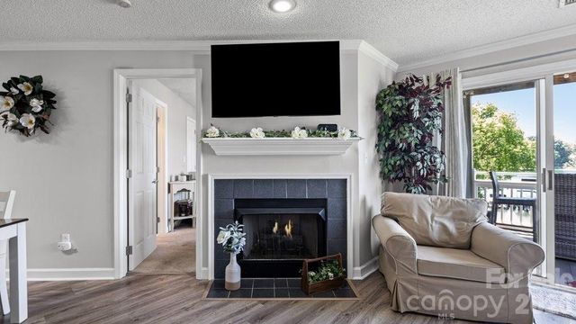 1338 Torrence Circle 29, Davidson, NC 28036