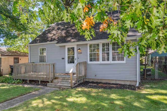 2229 Inglewood Place, South Bend, IN 46616