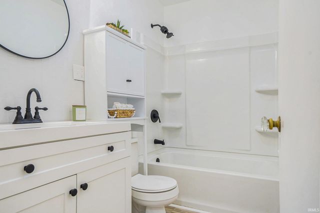 2229 Inglewood Place, South Bend, IN 46616