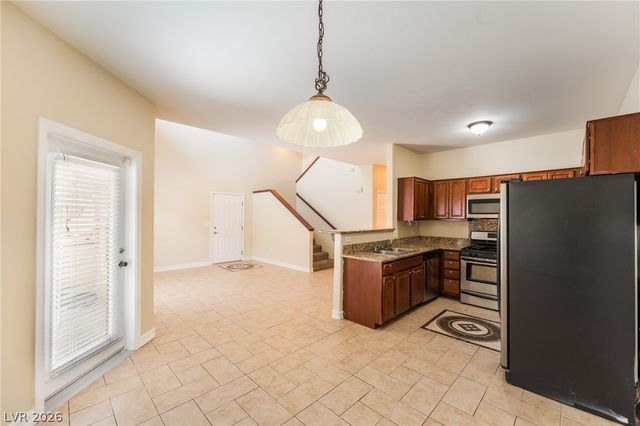 10563 GOLD SHADOW Avenue, Las Vegas, NV 89129