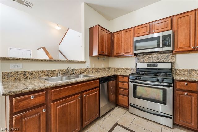 10563 GOLD SHADOW Avenue, Las Vegas, NV 89129