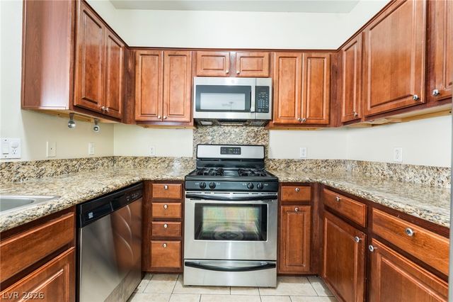 10563 GOLD SHADOW Avenue, Las Vegas, NV 89129
