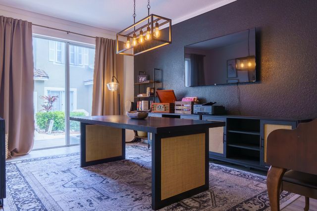 10585 NW 56th Place, Coral Springs, FL 33076