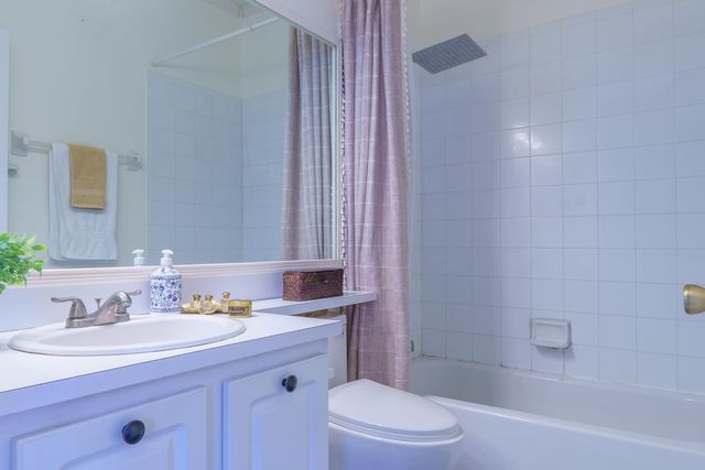 10585 NW 56th Place, Coral Springs, FL 33076