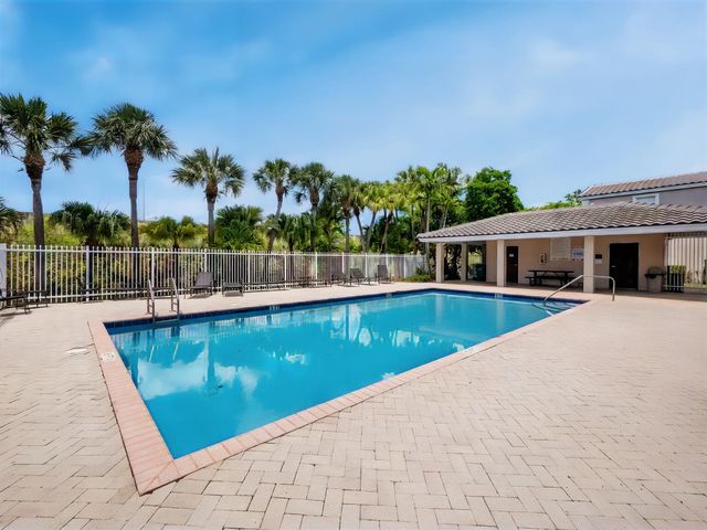 10585 NW 56th Place, Coral Springs, FL 33076