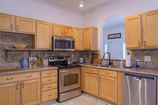 10585 NW 56th Place, Coral Springs, FL 33076