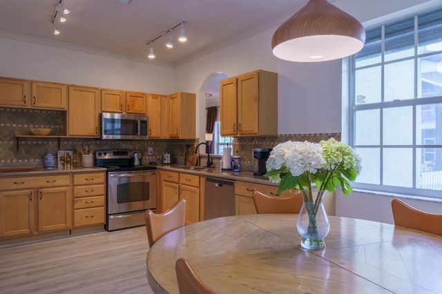 10585 NW 56th Place, Coral Springs, FL 33076