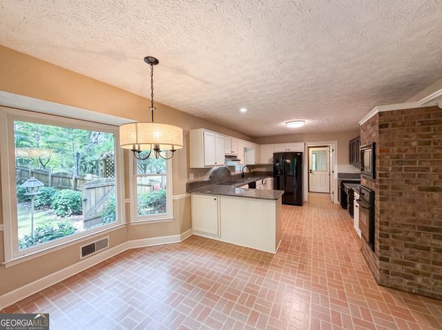 120 Oxford Lane, Fayetteville, GA 30215