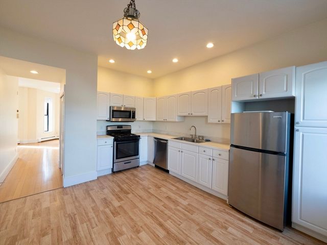 27 Fort Ave 2, Boston, MA 02119