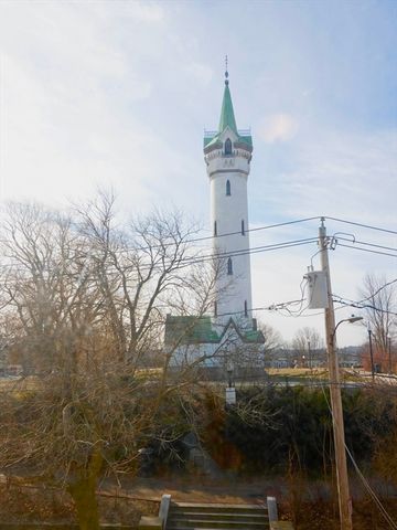 27 Fort Ave 2, Boston, MA 02119