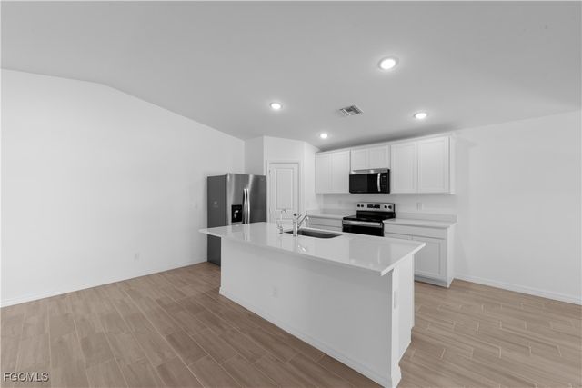 3327 Clearview CIR, Labelle, FL 33935