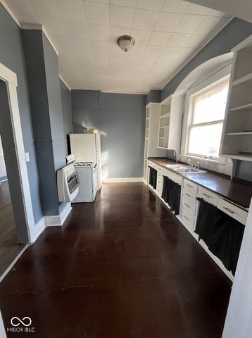 121 W 13th Street, Anderson, IN 46016