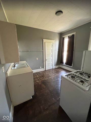 121 W 13th Street, Anderson, IN 46016