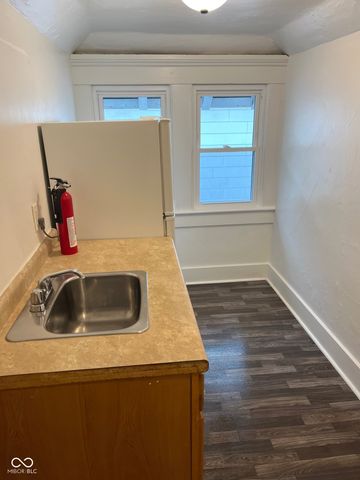 121 W 13th Street, Anderson, IN 46016