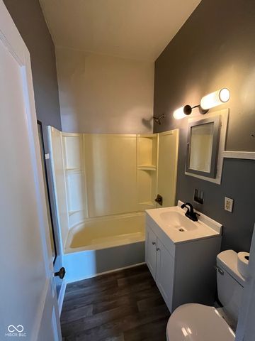 121 W 13th Street, Anderson, IN 46016