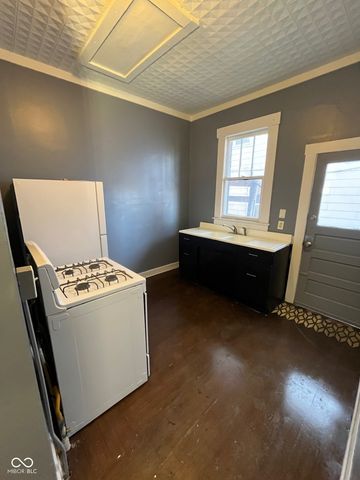 121 W 13th Street, Anderson, IN 46016