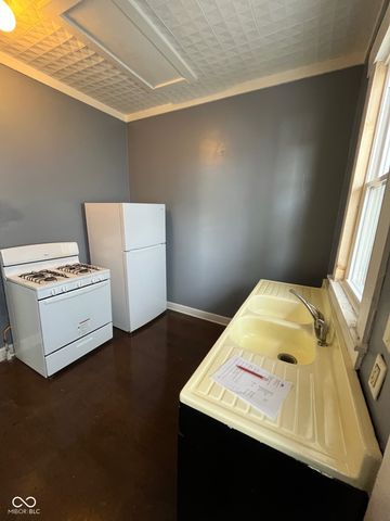 121 W 13th Street, Anderson, IN 46016